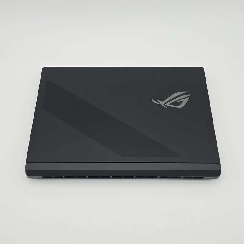 ASUS ROG STRIX SCAR 18, NVIDIA RTX 5090, Intel Ultra 9 275HX, 2TB NVMe, 32GB DDR5, QHD+ 240Hz Screen 18"