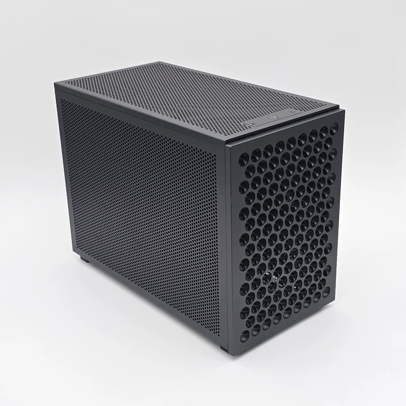 RTX 5090, Ryzen 7 9800X3D, 4TB NVMe, 32GB DDR5, Custom Mini-ITX McPrue Apollo Gaming PC