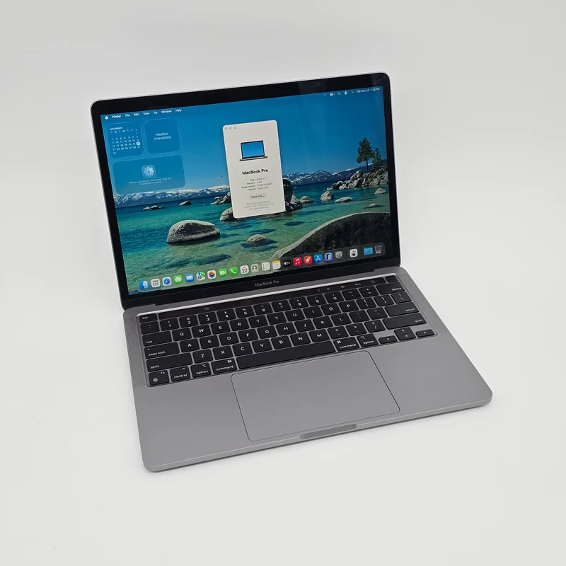 Macbook Pro M1 13" w/ TouchID, 256GB SSD, 8GB RAM