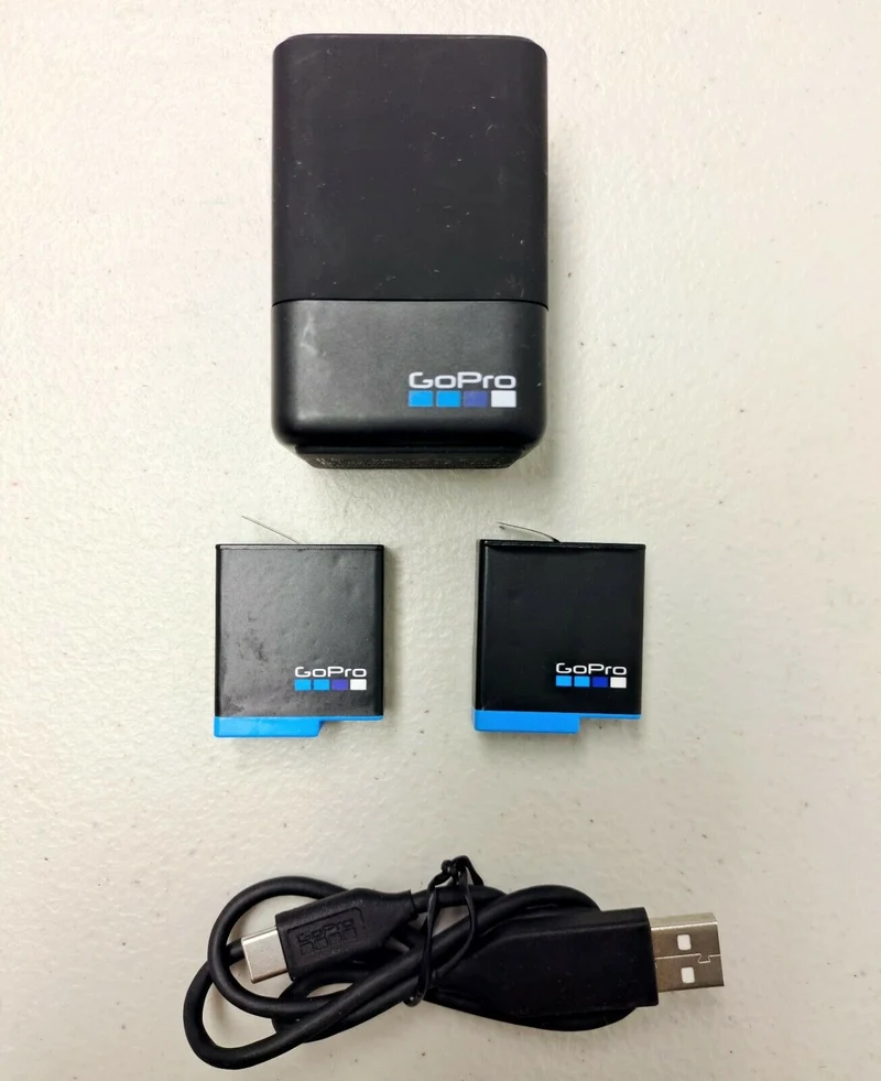GOPRO AADBD-001 DUAL BATTERY CHARGER + TWO GOPRO AJBAT-001 BATTERY GOPRO Hero6 Hero7 Hero8 Black US