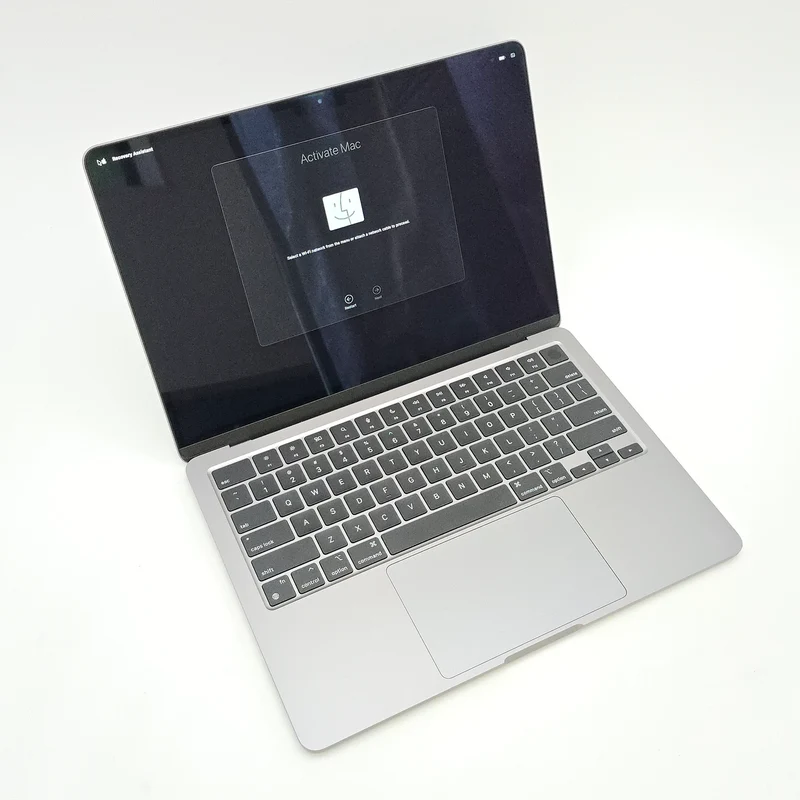 Apple Macbook Air 13" (2024), M3 Chip, 8GB DDR5, 256GB NVME Storage, 13" Retina Display Laptop