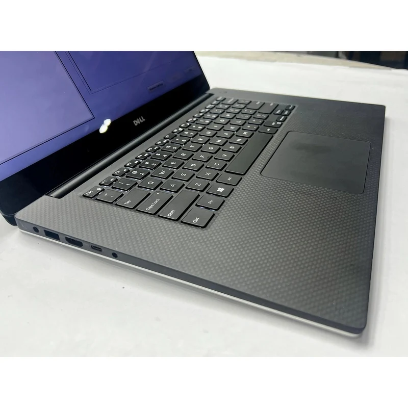 Dell XPS 15 9560 15" TOUCHSCREEN Laptop Intel Core i7-7700HQ @ 2.80 GHz 16GB RAM 250GB SSD Windows 11 Pro NVIDIA GeForce GTX 1050 BACKLIT KEYS