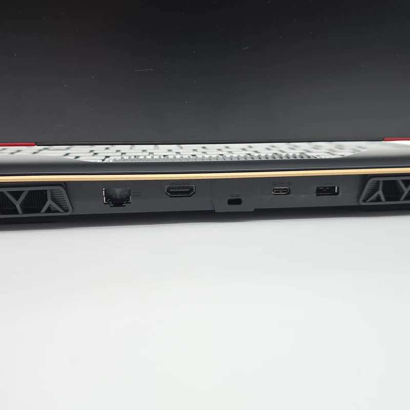 MSI Raider 17", RTX 4090, Intel i9-13950HX, 64GB DDR5, 2TB NVMe SSD, 17" QHD+ 240Hz, Windows Gaming Laptop