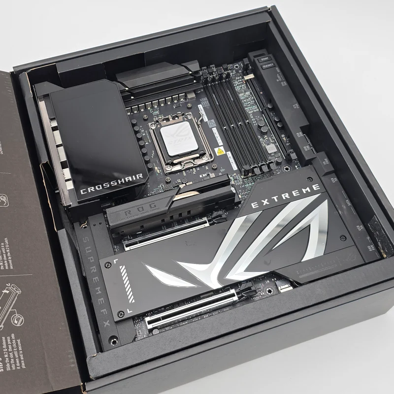 ASUS ROG Crosshair X870E Extreme, Socket AM5, ATX Desktop Gaming Motherboard