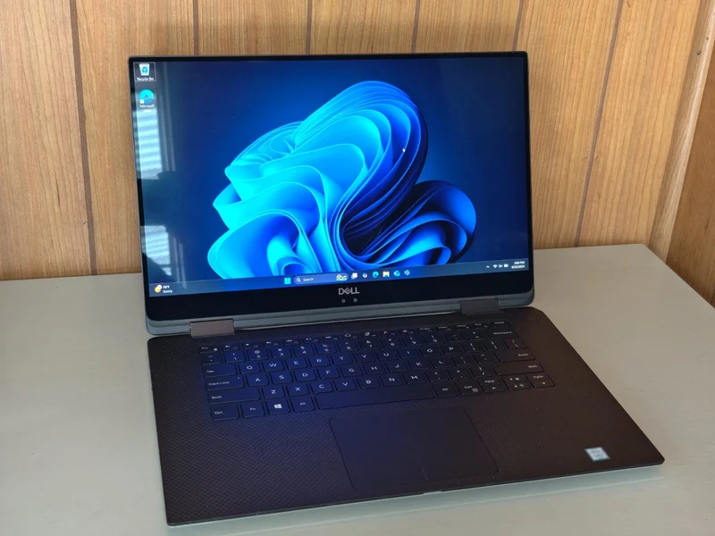 Dell XPS 15 9575 (2-in-1) 15.6" 4K TOUCHSCREEN, Intel Core i7-8706G @ 3.1 GHz (16GB RAM, 512GB SSD) AMD Radeon RX Vega M GL, Windows 11 Gaming Laptop