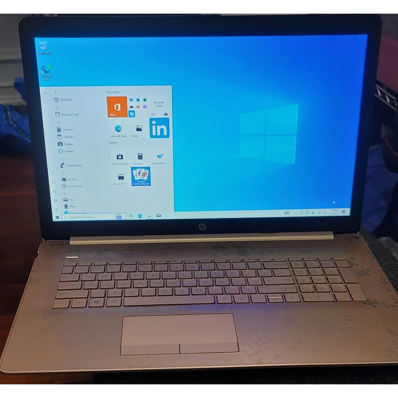 HP 17-by0015cy 17.3" TOUCHSCREEN LAPTOP INTEL CORE I3-7100U @ 2.40GHZ (16GB RAM, 256GB SSD + 1TB HDD) WINDOWS 10 - BEIGE/GOLD/BLACK COLOR