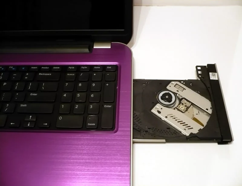 Purple Dell m731r, 17R-5735 17.3" Laptop A8-5545M @ 1.7GHz (8GB RAM, 1TB HDD) Windows 10, CD/DVD, Webcam
