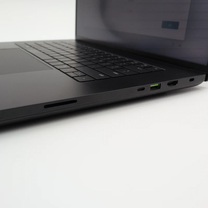Razer Blade 16, NVIDIA RTX 4090, Intel Core i9-13950HX, 120Hz QHD+, 32GB DDR5 Gaming Laptop
