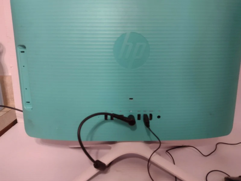 HP 20-C023W 19.5" Intel Celeron @ 1.60 GHz (4GB RAM 500GB HDD) All-in-One Desktop PC teal
