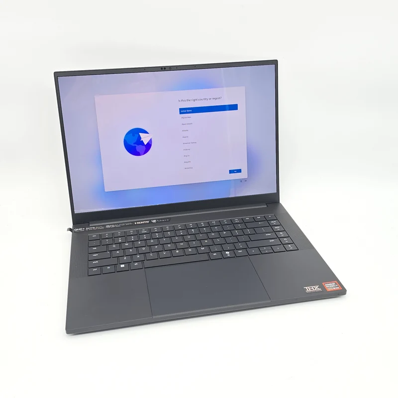 Razer Blade 16 OLED, NVIDIA RTX 5090, AMD Ryzen AI 9 HX370, 32GB RAM, QHD+ 240Hz, Gaming Laptop