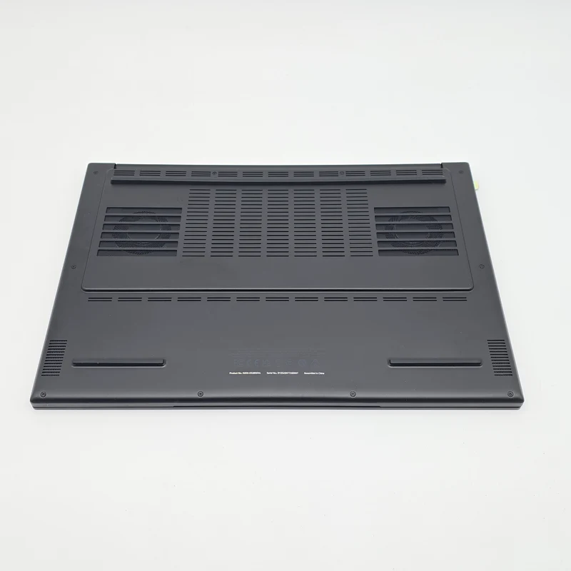 Razer Blade 16 OLED, NVIDIA RTX 5090, AMD Ryzen AI 9 HX370, 32GB RAM, QHD+ 240Hz, Gaming Laptop