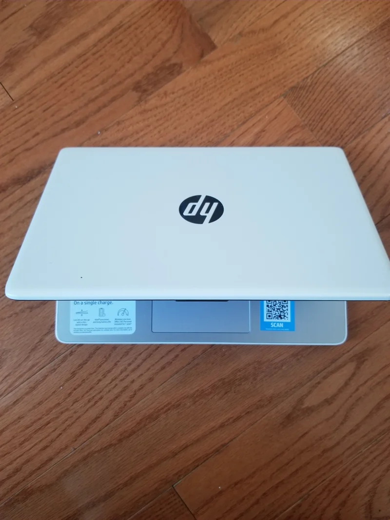 2020 HP Stream 11-ak0035nr 11.6" Laptop, Intel Atom x5-E8000 @ 1.10 GHz (4GB RAM 32GB eMMC Drive) Windows 10 - White in Box
