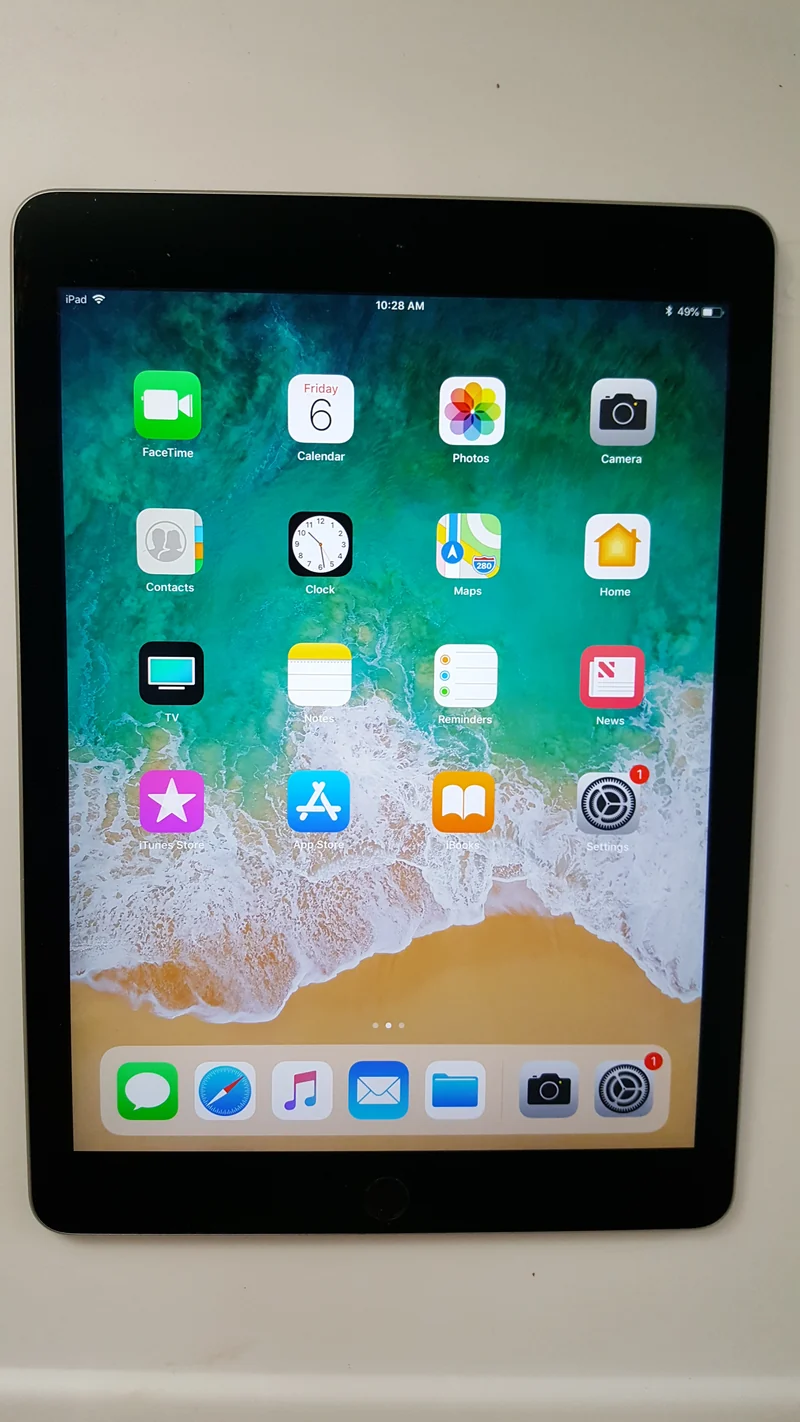 Apple iPad Air 1st Generation, 9.7in (16GB, 32GB, 64GB, 128GB) Wi-Fi Tablet - iOS 12 - Gray
