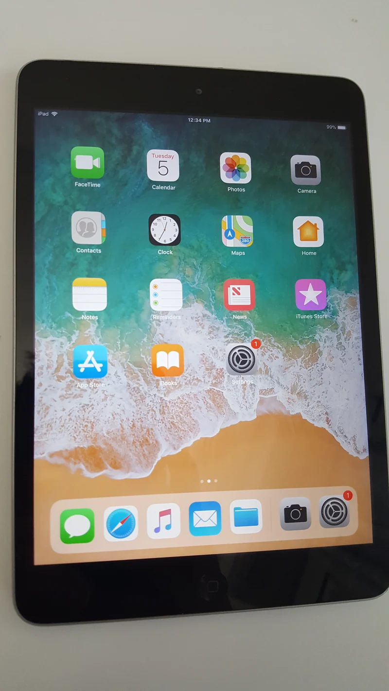 Apple iPad Air 1st Generation, 9.7in (16GB, 32GB, 64GB, 128GB) Wi-Fi Tablet - iOS 12 - Gray