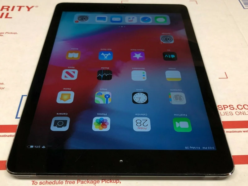 Apple iPad Air 1st Generation, 9.7in (16GB, 32GB, 64GB, 128GB) Wi-Fi Tablet - iOS 12 - Gray