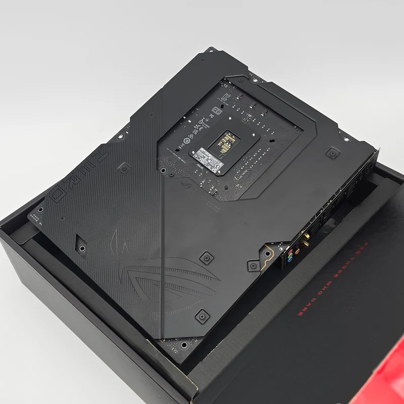 ASUS ROG MAXIMUS Z790 Hero, Intel Socket LGA1700, ATX Desktop Gaming Motherboard