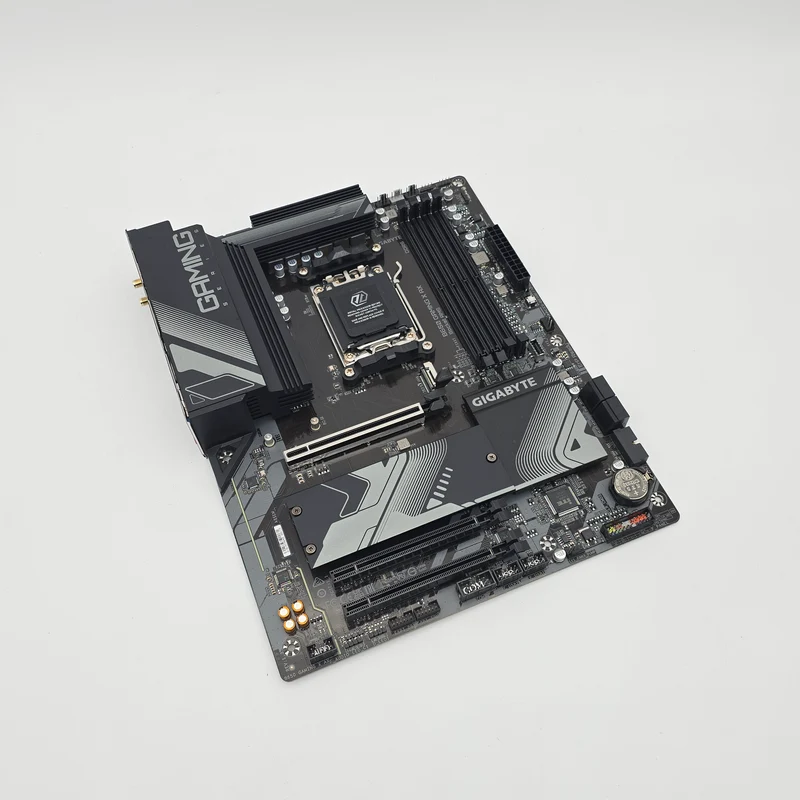 Gigabyte B650 Gaming X AX WiFi, AMD Socket AM5 Gaming Motherboard DDR5