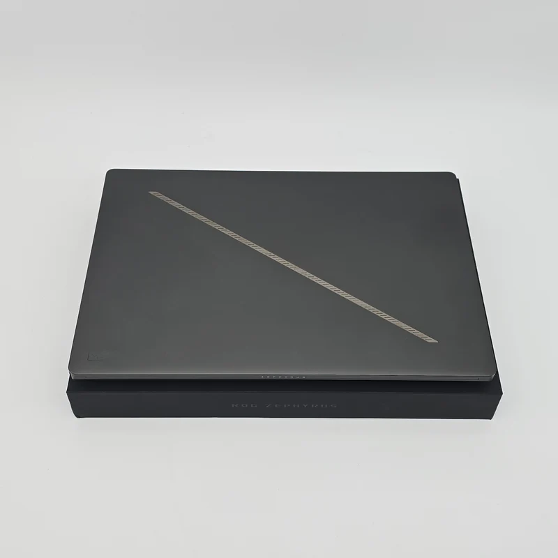 ASUS ROG Zephyrus G16 OLED, RTX 4070, Intel Ultra 9 185H, 240Hz QHD OLED Gaming Laptop