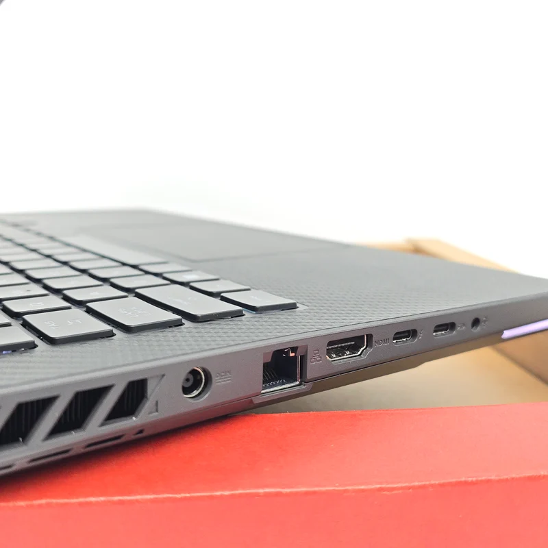 ASUS ROG STRIX G16, RTX 4070, Intel i9-13980HX, 64GB RAM, 4TB NVMe, 16" 165Hz Gaming Laptop