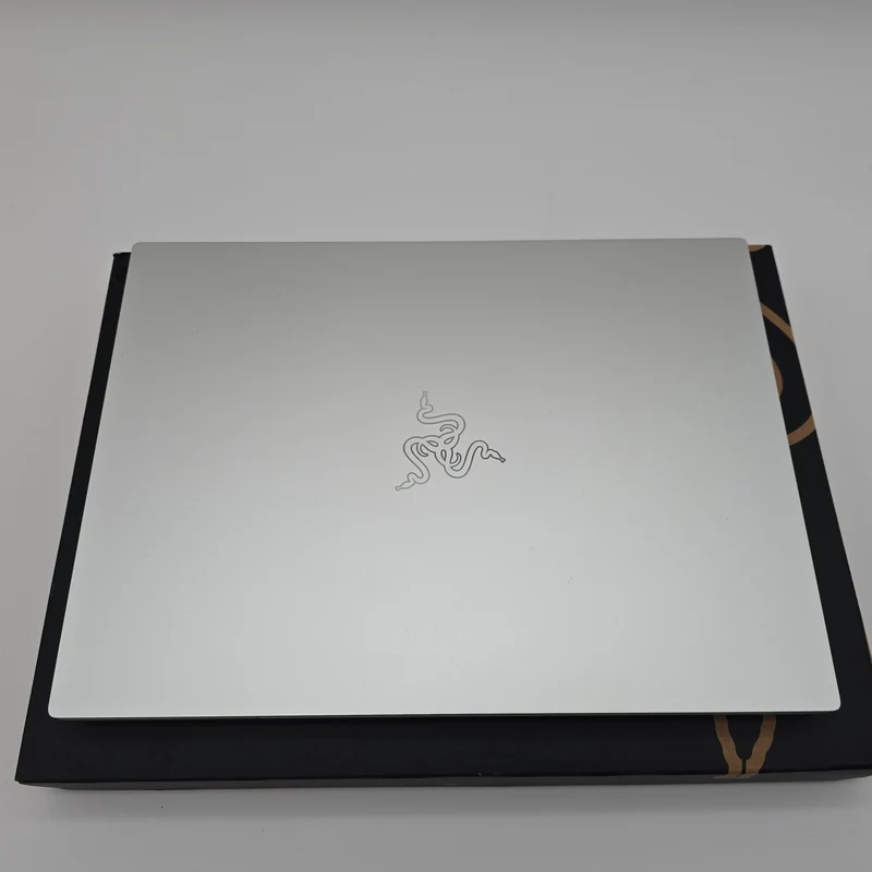 Razer Blade 14, RTX 4070, Ryzen 9 8945HS, 32GB DDR5, QHD+ 240Hz, Brand New
