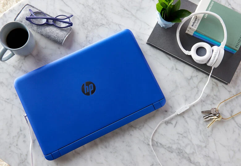 HP 15-ab200nl Computer portatile 39,6 cm (15.6") HD Intel® Core™ i5 della sesta generazione 8 GB DDR3L-SDRAM 1000 GB HDD NVIDIA® GeForce® 940M Wi-Fi 5 (802.11ac) Windows 10 Home Argento