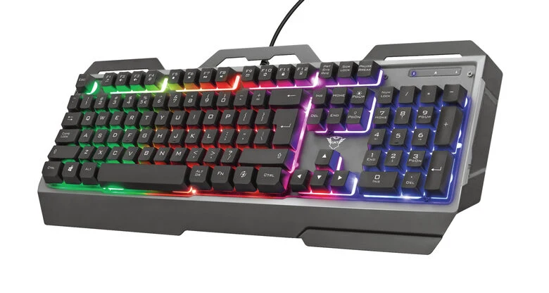 Trust GXT 856 Torac tastiera USB QWERTY Italiano Nero