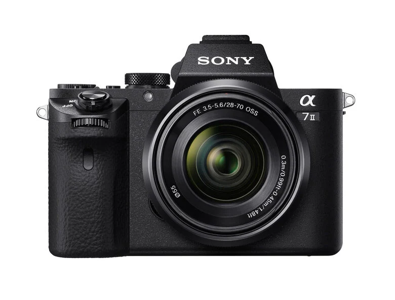 Sony α Alpha 7 II, fotocamera mirrorless con obiettivo 28-70mm, attacco E, sensore full-frame, 24.3 MP