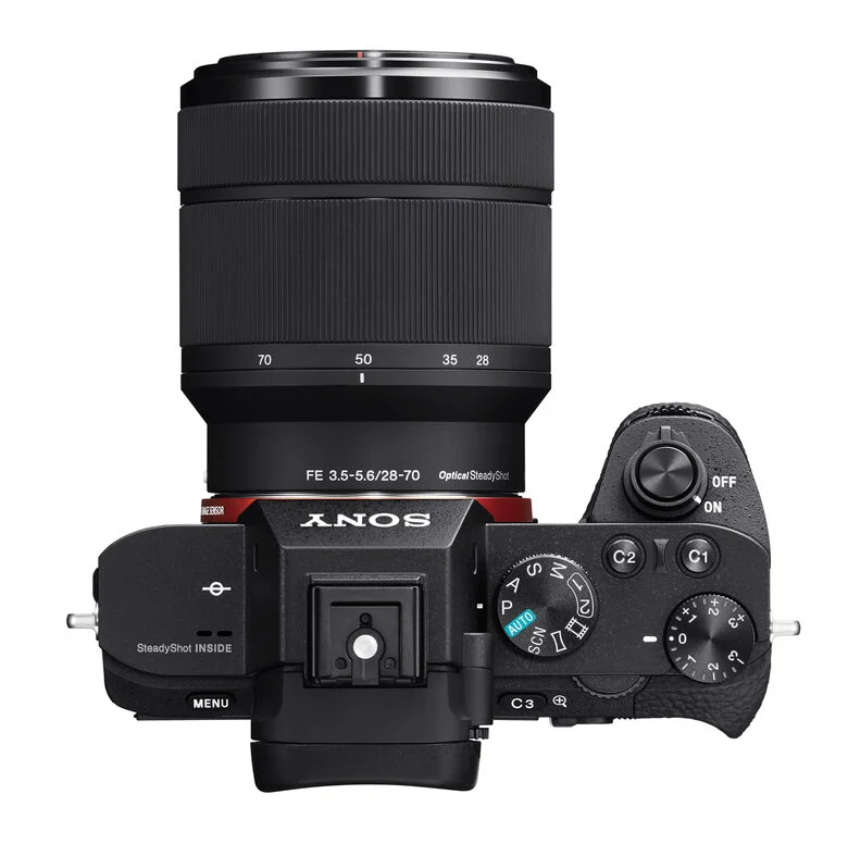 Sony α Alpha 7 II, fotocamera mirrorless con obiettivo 28-70mm, attacco E, sensore full-frame, 24.3 MP