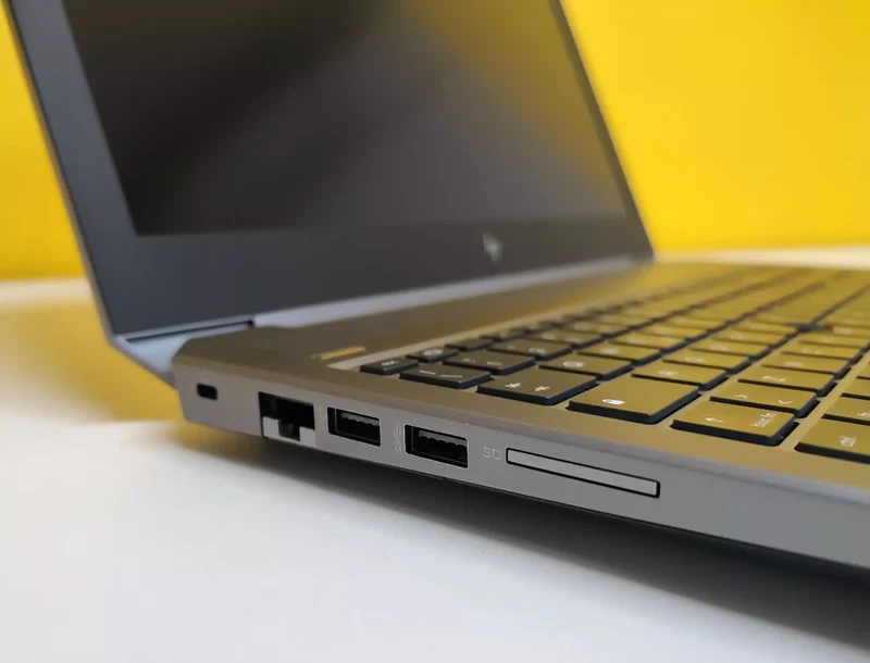 HP ZBook 15 G6 Workstation Mobile | Intel Core i7-9850H | Ram 32GB | SSD 512GB | HDMI WiFi 6 Bluetooth Windows 11 Pro Nvidia Quadro T1000 Grado B