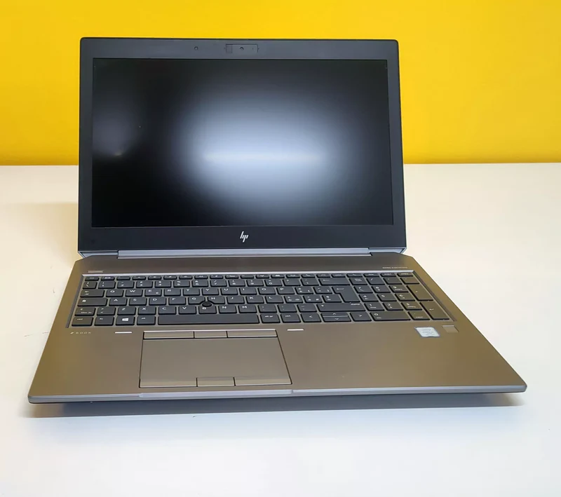 HP ZBook 15 G5 Notebook High-Performance 15.5″ FullHD | Intel Core i7-8850H | RAM 32GB | SSD 512GB | Nvidia Quadro P1000 4GB Windows 11 Pro Grado B