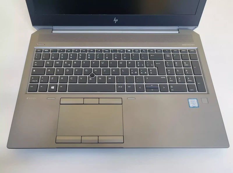 HP ZBook 15 G5 Notebook High-Performance 15.5″ FullHD | Intel Core i7-8850H | RAM 32GB | SSD 512GB | Nvidia Quadro P1000 4GB Windows 11 Pro Grado B