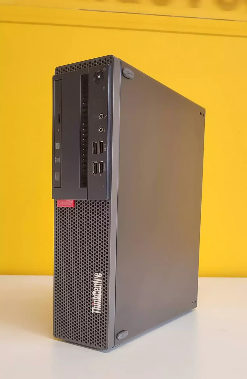 Lenovo ThinkCentre M910s PC Ricondizionato SFF | Intel Core i7-6700T 2.8Ghz | Ram 16Gb | SSD 480Gb | Windows 11 Pro Compatto Pratico perfetto per il tuo ufficio