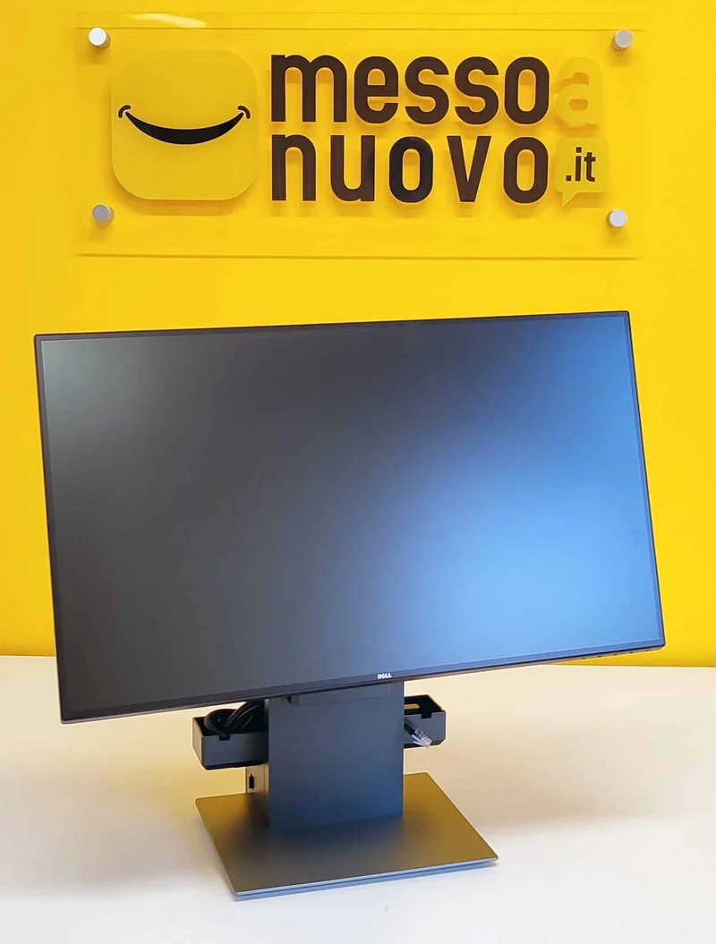 DELL UltraSharp U2717D Monitor 27″ 2560×1440 pixels Quad HD IPS Luminosità 350 cd/mq Tempo di risposta 8ms Contrasto 1000:1 HDMI Display Port Mini Display Port USB 3.2 con Stand OSS17