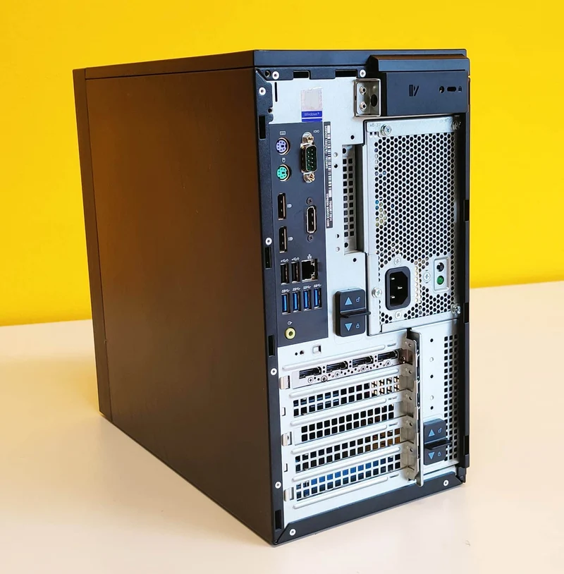 DELL Precision T3630 Workstation | Intel Core i7-8700K 3.7Ghz | Ram 32Gb | SSD 512Gb | Nvidia Quadro P2000 5Gb | Windows 11 Pro Perfetta per chi cerca potenza di calcolo