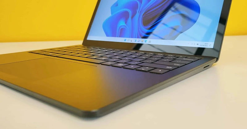 Microsoft Surface Laptop 3 1868 Notebook 13.3" Touch Screen Pixel Sense 2256 x 1504 Pixel | Intel Core i7-1065G7 | Ram 16Gb | SSD 1Tb | WiFi Windows 11 Pro Il notebook perfetto per ogni utilizzo