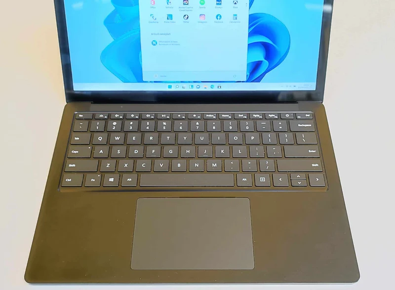 Microsoft Surface Laptop 3 1868 Notebook 13.3" Touch Screen Pixel Sense 2256 x 1504 Pixel | Intel Core i7-1065G7 | Ram 16Gb | SSD 1Tb | WiFi Windows 11 Pro Il notebook perfetto per ogni utilizzo