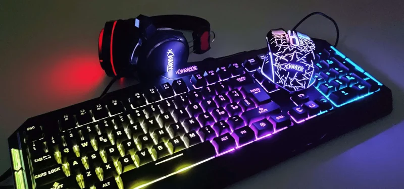 Pc Gaming Comet | Intel Core i5-10400F 6Cores | Ram 16/32Gb | SSD M.2 nvme 500Gb | Nvidia GTX 1050Ti 4Gb | WiFi | Windows 11 Pro + Kit Mouse, tastiera, cuffie RGB Il PC Gaming perfetto per il FullHD