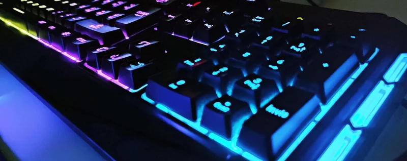Pc Gaming Comet | Intel Core i5-10400F 6Cores | Ram 16/32Gb | SSD M.2 nvme 500Gb | Nvidia GTX 1050Ti 4Gb | WiFi | Windows 11 Pro + Kit Mouse, tastiera, cuffie RGB Il PC Gaming perfetto per il FullHD