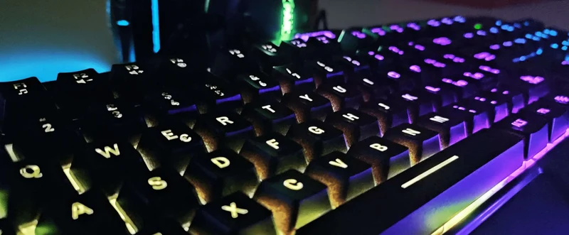 Pc Gaming Comet | Intel Core i5-10400F 6Cores | Ram 16/32Gb | SSD M.2 nvme 500Gb | Nvidia GTX 1050Ti 4Gb | WiFi | Windows 11 Pro + Kit Mouse, tastiera, cuffie RGB Il PC Gaming perfetto per il FullHD