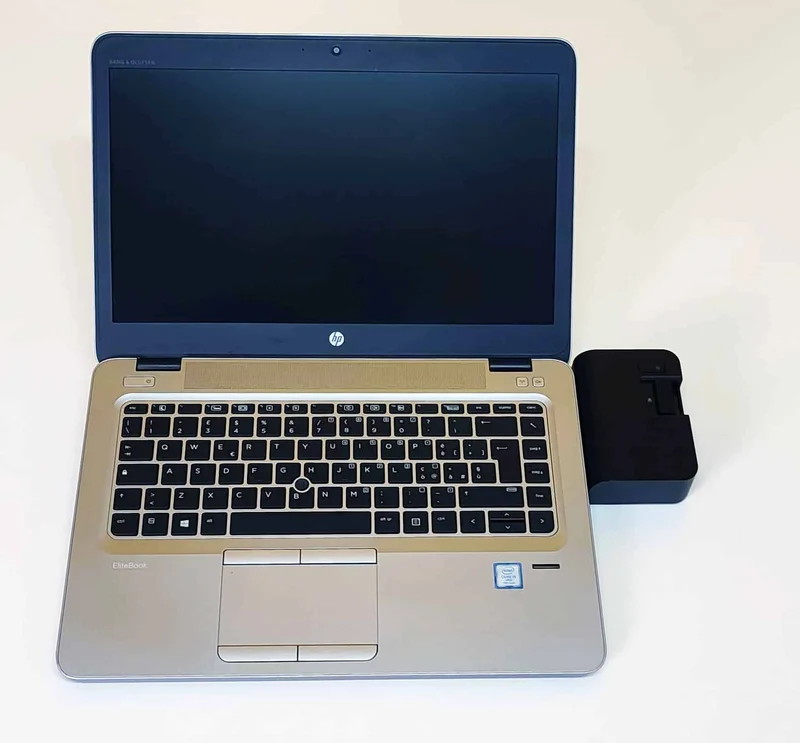 HP Elitebook 840 G4 Notebook 14″ FullHD | Intel Core i5-7300U 2.6Ghz | Ram 8Gb | SSD 256Gb | Tastiera ITA | Windows 10 Pro + Docking Station