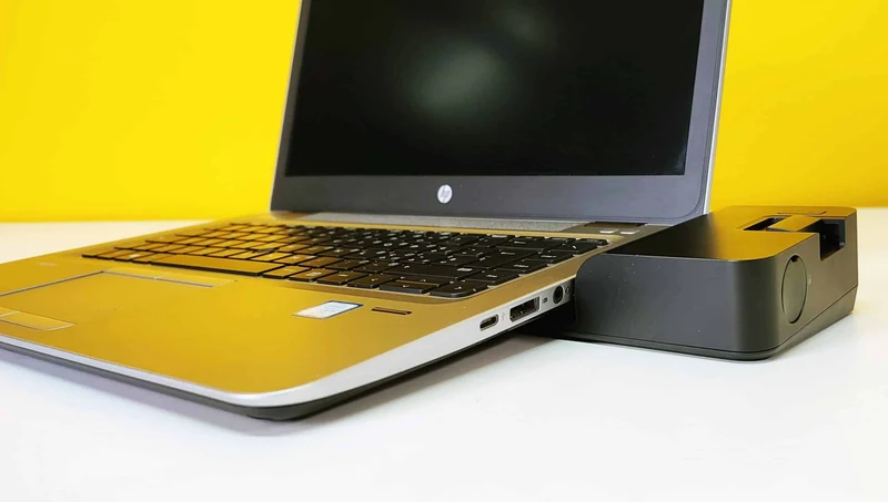 HP Elitebook 840 G4 Notebook 14″ FullHD | Intel Core i5-7300U 2.6Ghz | Ram 8Gb | SSD 256Gb | Tastiera ITA | Windows 10 Pro + Docking Station