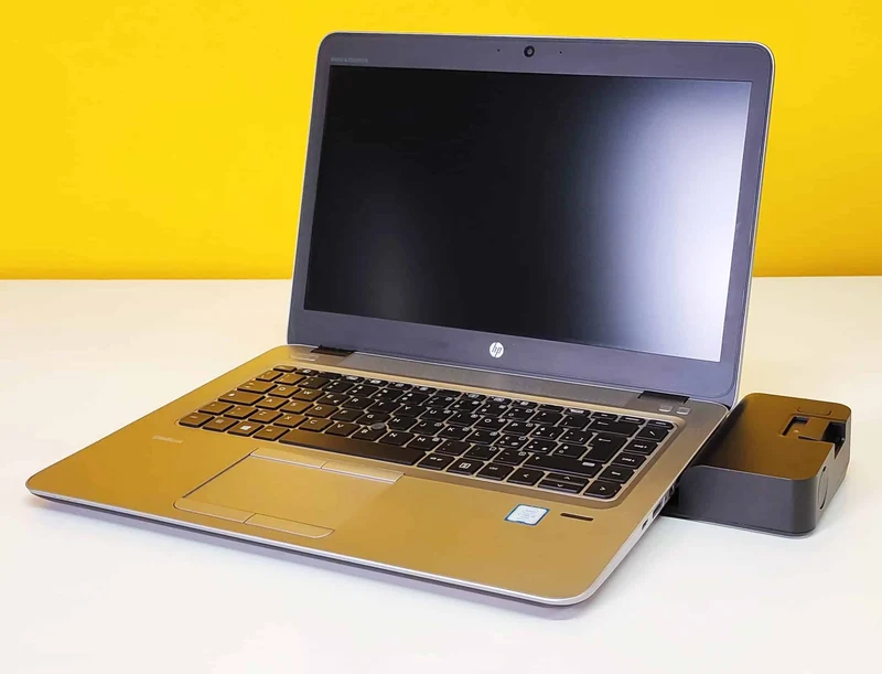 HP Elitebook 840 G4 Notebook 14″ FullHD | Intel Core i5-7300U 2.6Ghz | Ram 8Gb | SSD 256Gb | Tastiera ITA | Windows 10 Pro + Docking Station