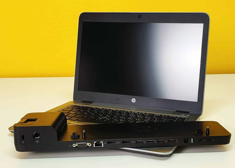 HP Elitebook 840 G4 Notebook 14″ FullHD | Intel Core i5-7300U 2.6Ghz | Ram 8Gb | SSD 256Gb | Tastiera ITA | Windows 10 Pro + Docking Station