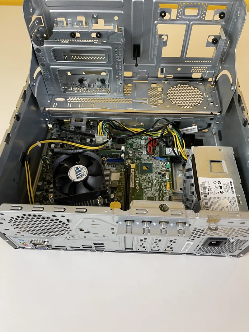 Lenovo V520 Tower PC | Intel Core i5-6500T 2.5Ghz | Ram 8b | SSD 256Gb Nvme | Windows 10 Pro