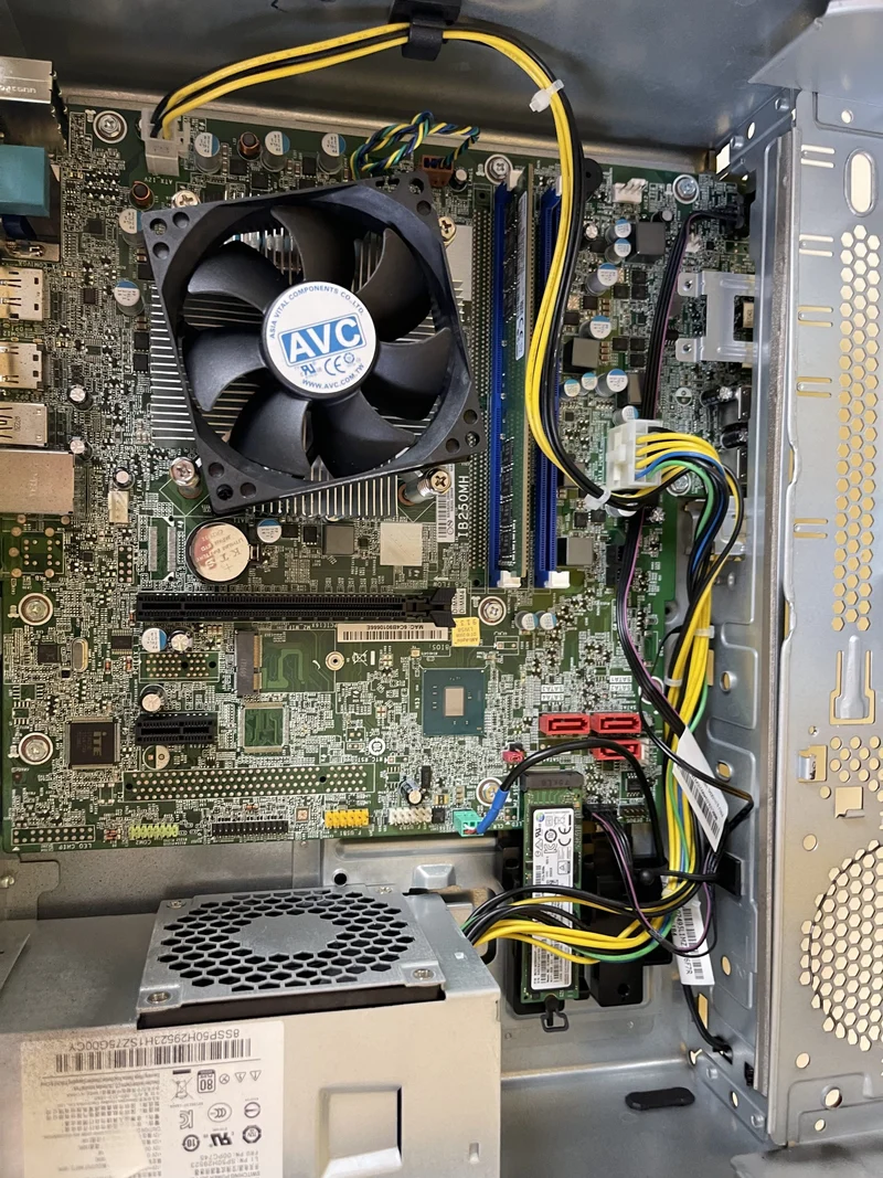 Lenovo V520 Tower PC | Intel Core i5-6500T 2.5Ghz | Ram 8b | SSD 256Gb Nvme | Windows 10 Pro