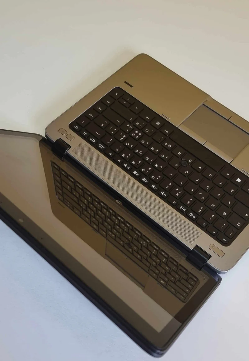 Hp EliteBook 840 G1 Notebook | Intel Core i5-4300U 1.9Ghz | 14" Pollici | 8Gb Ram | 240Gb SSD | Tastiera Italiana | WebCam WiFi | Windows 10 |