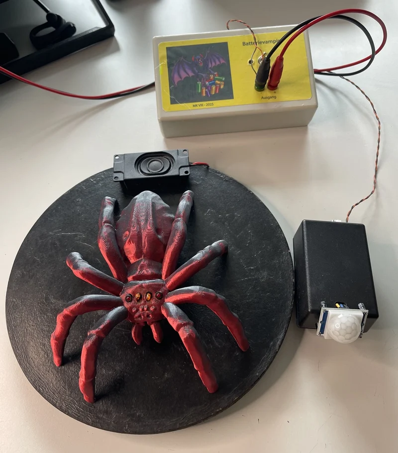 Halloween Spider – Die gruselige DIY-Spinne mit Sound und Lichteffekten