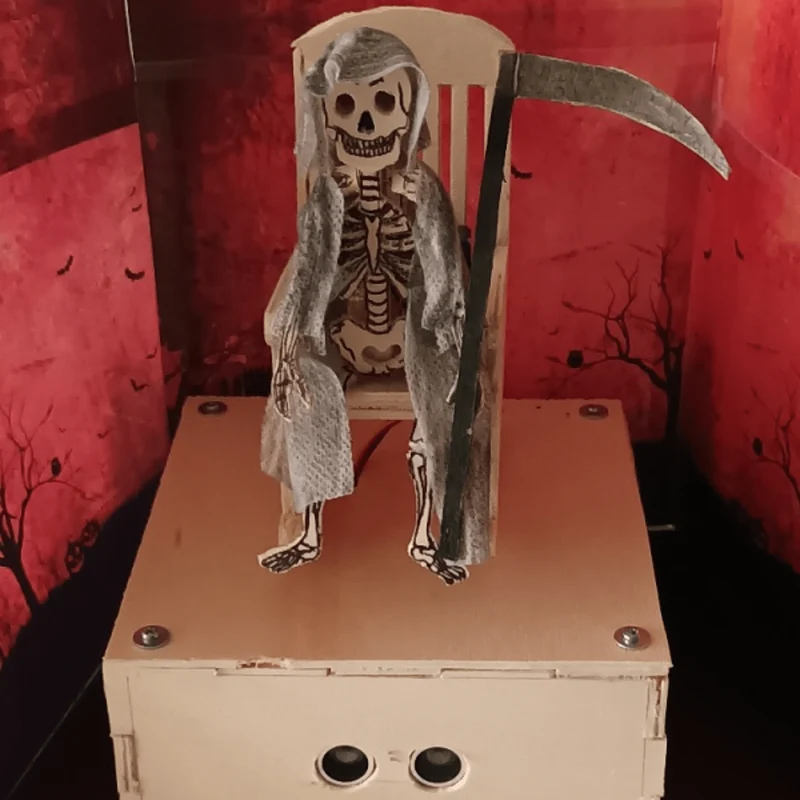 Halloween-Projekt: Das interaktive Skelett mit Bewegung, Licht und Soundeffekten