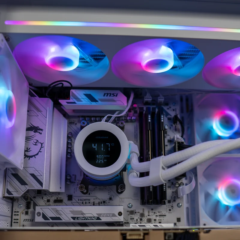 TITANO VS3 EVO - Pc gaming Ryzen 7 9800X3D, RTX 5080 16GB WHITE, Ram 32Gb Ddr5 6000Mhz , SSD NVMe 1000Gb, Dissipatore a Liquido 360mm Display WHITE, Windows 11 Pro